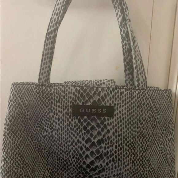 GUESS Snakeskin Fabric Clutch Handbag Purse  Shoulder Strap Bag - Picture 2 of 4